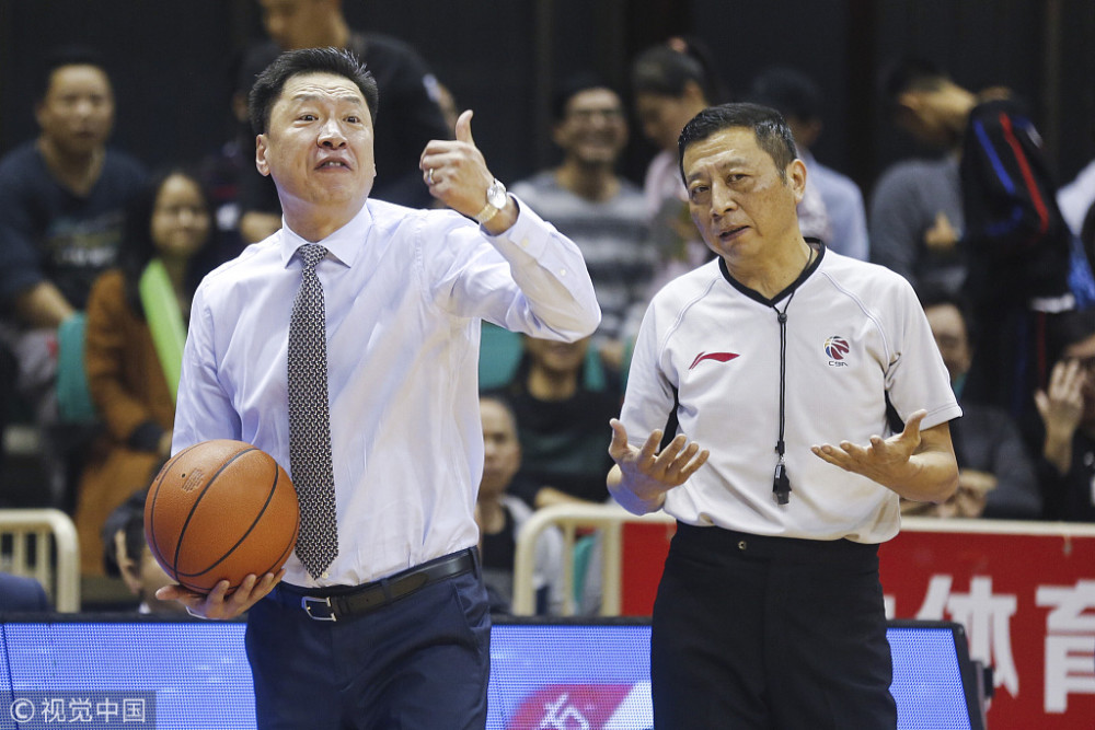  VAR争议判罚引主帅不满  